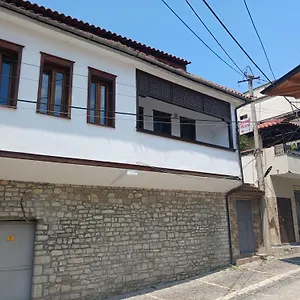 Bujtina Valgent , Berat Albanië